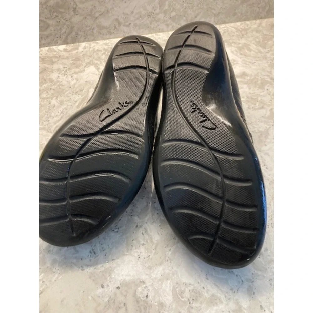 Clarks Un Loop Leather Slip-Ons Front Stitching 7 Black